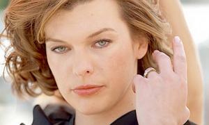 Міла Йовович молиться, щоб кровопролиття в Україні припинилося