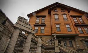 Обслуга «Межигір’я» налічувала щонайменше 144 людини, кожен отримував по 5,5 тисяч