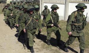 Воинскую часть в Перевальном окружили военные люди