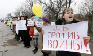 Мешканці Криму все активініше починають виступати проти війни