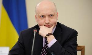 Турчинов заявив, що Україна не буде вводити війська на територію Криму