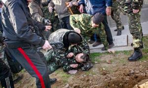 Как «севастопольская самооборона» принуждала к миру украинских моряков 