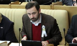 У російського депутата, який не підтримав анексію Криму, хочуть відібрати мандат