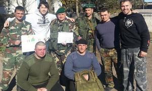 Ведучі Притула з Попенком відвезли військовим у Чонгарі продукти, ліки та спальники