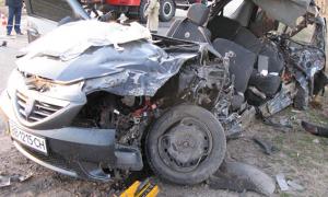 На Луганщині у страшній аварії загинули четверо дорослих і немовля