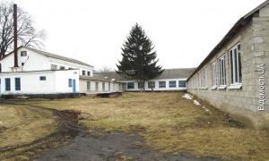 У Прилуцькому новозбудовану школу потрібно знести