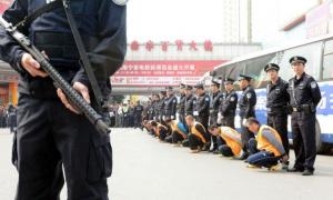 ЗМІ: У КНДР показово стратять 200 чиновників, прихильників дядька Кім Чен Ина