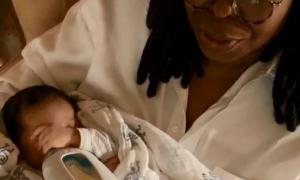 Вупі Голдберг стала прабабцею усього в 58