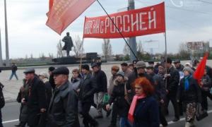 У Маріуполі міліція без жодного пострілу здала міськраду сепаратистам