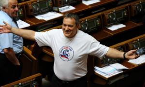 Нардепи з другої спроби відібрали мандат у Колесніченка