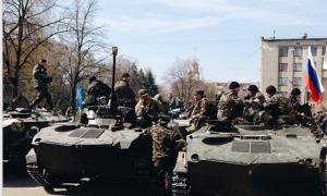 По Краматорську та Слов’янську їдуть БТРи з російськими прапорами