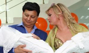 Камалія зізналася, на кого схожі її доньки