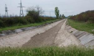 Вода в Крыму появится через три года, а нынешний урожай может полностью пропасть