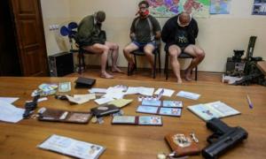 На Донбасі бойовики захопили трьох «альфівців», роздягли їх і перемотали обличчя скотчем 