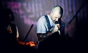 Лідеру «Ляпісів» хочуть заборонити виступати в Росії за гасло «Слава Україні!»