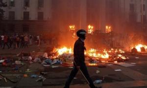 Антимайданівців, які засіли на верхніх поверхах Будинку профспілок в Одесі, вдалося вивести