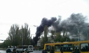 У Маріуполі знову точаться бої за міськраду, горять барикади