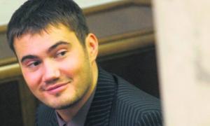 Син Януковича обізвав однопартійців шакалами і покинув лави Партії регіонів