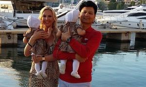 Камалія з чоловіком та доньками відправились у морську подорож