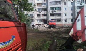 З-під завалів зруйнованого будинку в Миколаєві витягли тіла двох дівчат та жінки