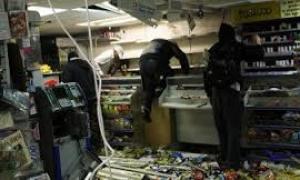 Местные мародеры в Донецке не гнушаются грабить даже трупы