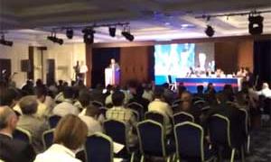 В Донецке проходит съезд сторонников ДНР