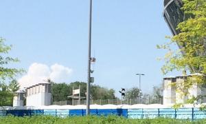 Поблизу аеропорту в Донецьку лунають вибухи, літають військові літаки