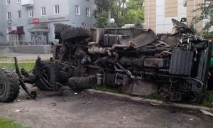 Силовики в Донецьку знищили ще два КамАзи з терористами