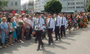 Лучани попрощались із загиблими під Волновахою