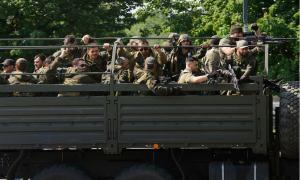 Терористи з України не втікають, вони створюють нову армію