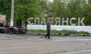 Вцілілі бойовики перевдягаються та тікають з зони АТО