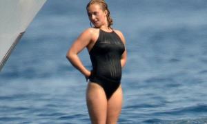 Наречена Кличка показала кругленький животик