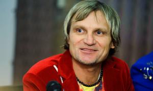 Скрипка поселив у себе родину біженців із Криму