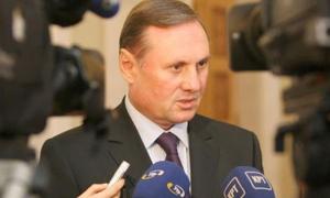 Єфремову не подобається, що в його двір "падають осколки"