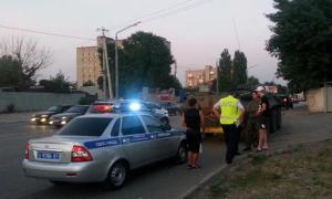 У Ростові жителі затримали два БТРи, які їхали на фронт в Україну