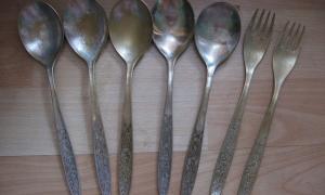 У Голландії жінка проковтнула 78 ложок та виделок