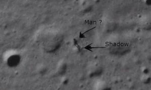 На одній із карт Місяця знайшли силует, схожий на прибульця (відео)