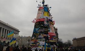 Столична влада хоче прибрати з Майдану ялинку