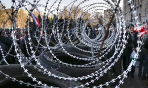 США відгородять Україну від Криму колючим дротом