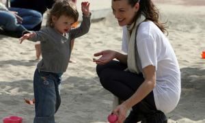 Міла Йовович незабаром вдруге стане мамою