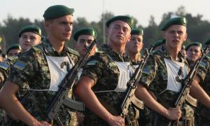 Прикордонники готуються до військового параду на День Незалежності