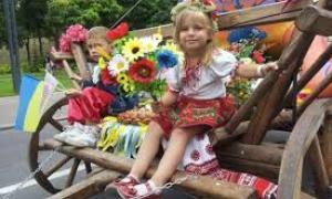 У параді вишиванок в Києві візьмуть участь 15 українських міст