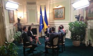 Арсеній Яценюк: Єдино прийнятний формат переговорів з Росією – за участі США та ЄС