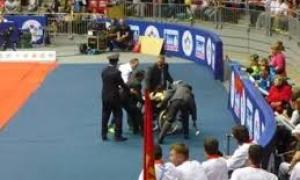 У Челябінську 4 години допитували дівчину-інваліда, яка наблизилась до Путіна