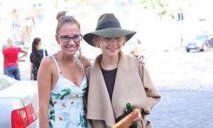 Кароль жила в Одесі у звичайному номері й гуляла без охоронців