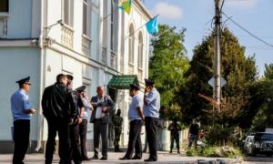 ЗМІ: У Криму озброєні люди обшукують будівлю Меджлісу 