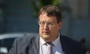 Геращенко: Захід залишив нас один на один з ядерною державою, яку очолює психічно хвора людина