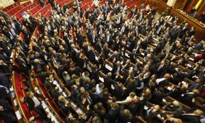У Раду рветься сотня корупціонерів та прихильників «диктаторських законів»