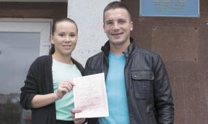 Війна на Сході підштовхнула молодят до одруження