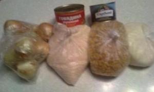 Терористи видають жителям Донбасу по 200 грамів крупи в одні руки